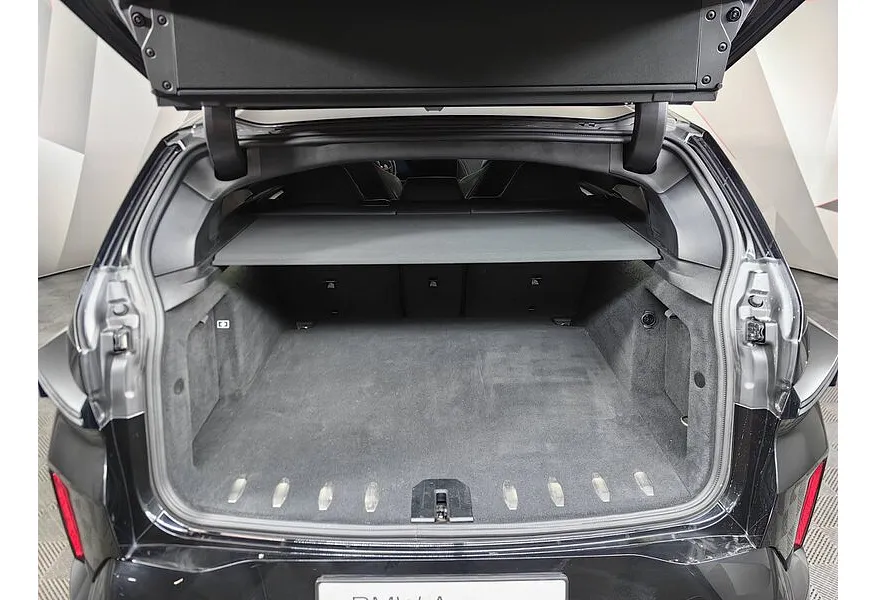 BMW XM 4.4 xDrive Plug-in-Hybrid Steptronic (653 л.с.) Черный в АВИЛОН. Слайд №9