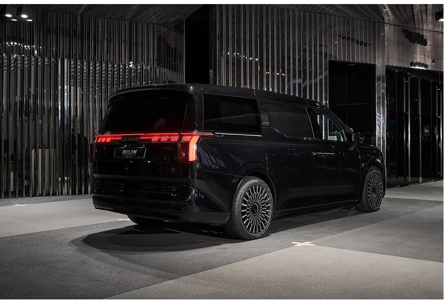 Zeekr 009 AT 4WD (190 л.с.) ME Edition VIP Черный в АВИЛОН. Слайд №2