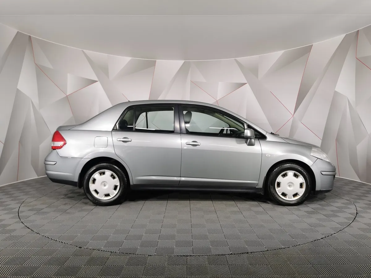 Nissan Tiida 1.6 AT (110 л.с.) Серый в АВИЛОН. Слайд №6