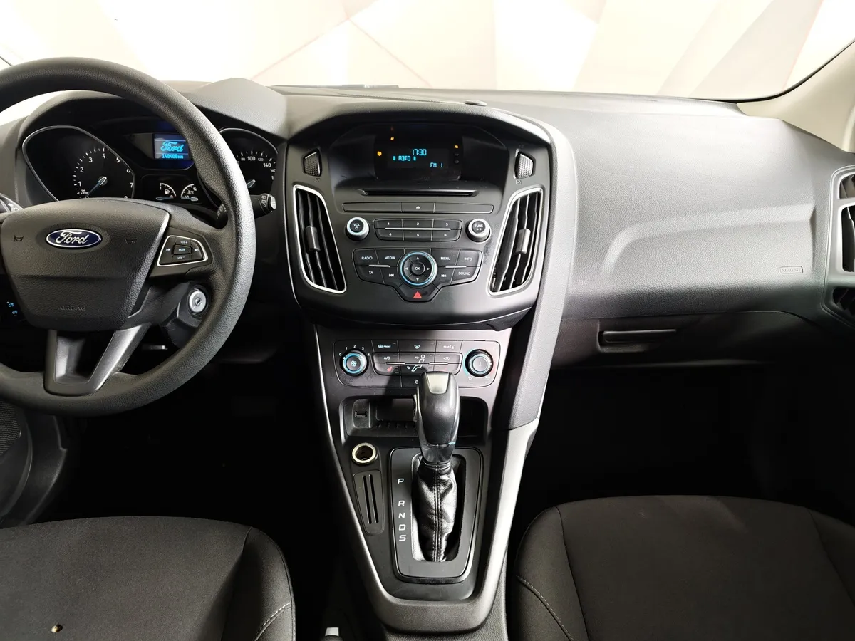 Ford Focus 1.6 PowerShift (105 л.с.) Trend Белый в АВИЛОН. Слайд №13