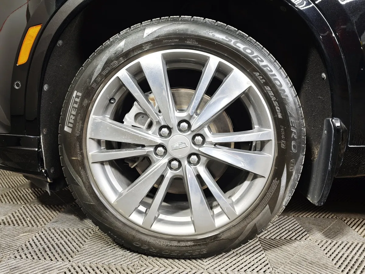 Cadillac XT6 2.0T AT AWD (200 л.с.) Premium Luxury Черный в АВИЛОН. Слайд №9