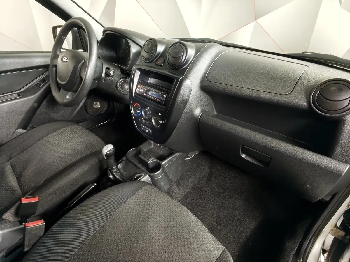 ВАЗ (Lada) Granta 1.6 MT 16кл (98 л.с.) Серебристый в АВИЛОН. Слайд №12