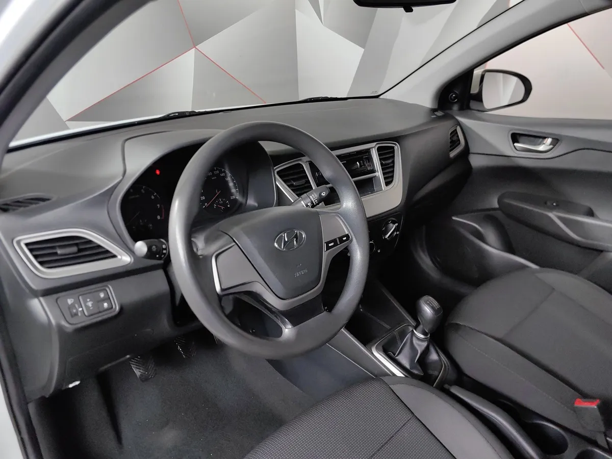 Hyundai Solaris 1.4 MT (107 л.с.) Active Белый в АВИЛОН. Слайд №19
