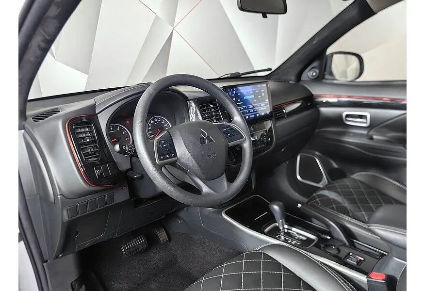 Mitsubishi Outlander 2.0 CVT (146 л.с.) Invite Белый в АВИЛОН. Слайд №18