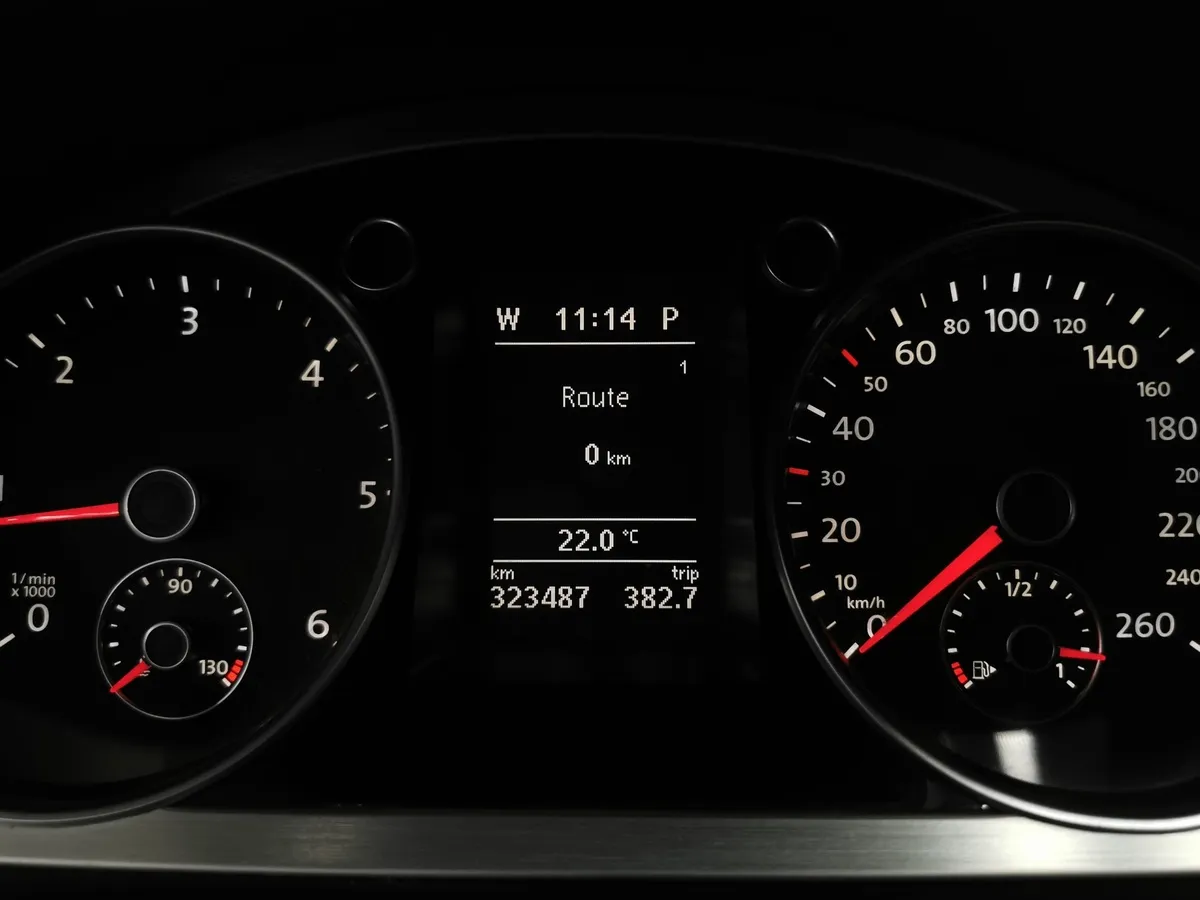 Volkswagen Passat 2.0 TDI DSG (140 л.с.) Черный в АВИЛОН. Слайд №16