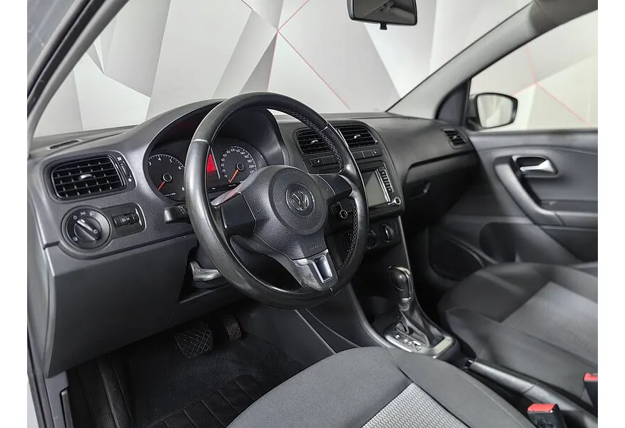 Volkswagen Polo 1.6 Tiptronic (105 л.с.) Comfortline Серебристый в АВИЛОН. Слайд №18