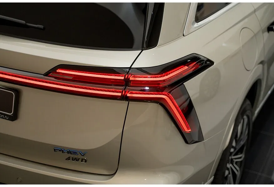 АВИЛОН - WEY 07 1.5 PHEV DHT AT 4WD (517 л.с.) Premium Золотой - slide 11