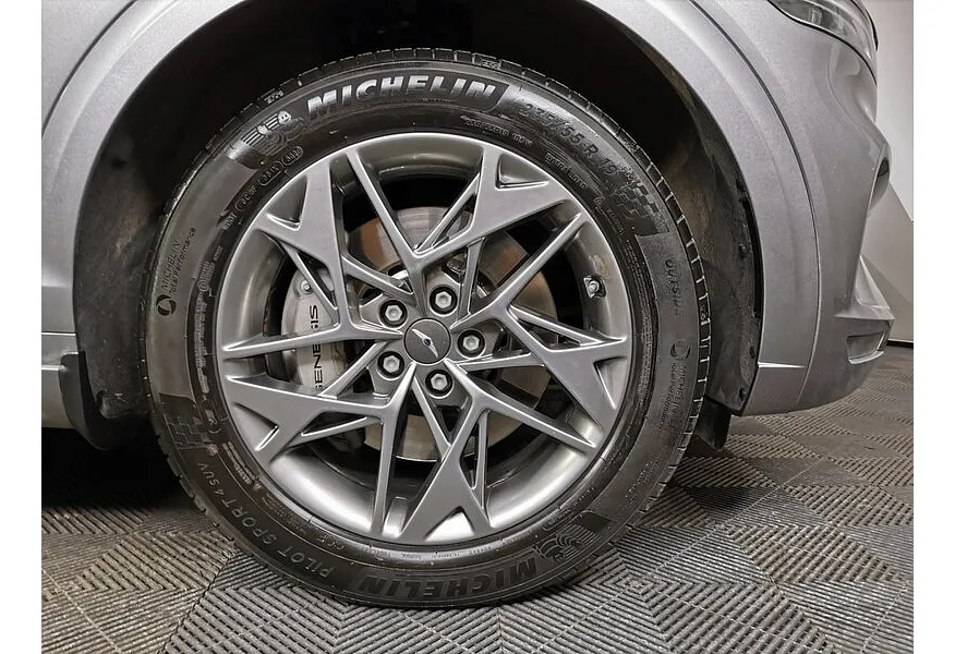 Genesis GV70 2.5T-GDI 8AT 4WD (249 л.с.) Elegance Серый в АВИЛОН. Слайд №9