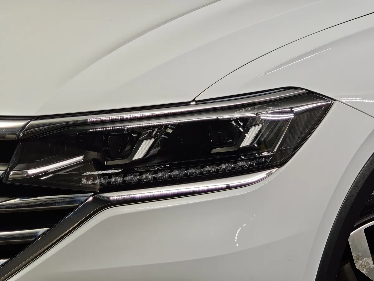 Volkswagen Viloran 380 TSI 2.0 AMT (220 л.с.) Premium Edition Белый в АВИЛОН. Слайд №9