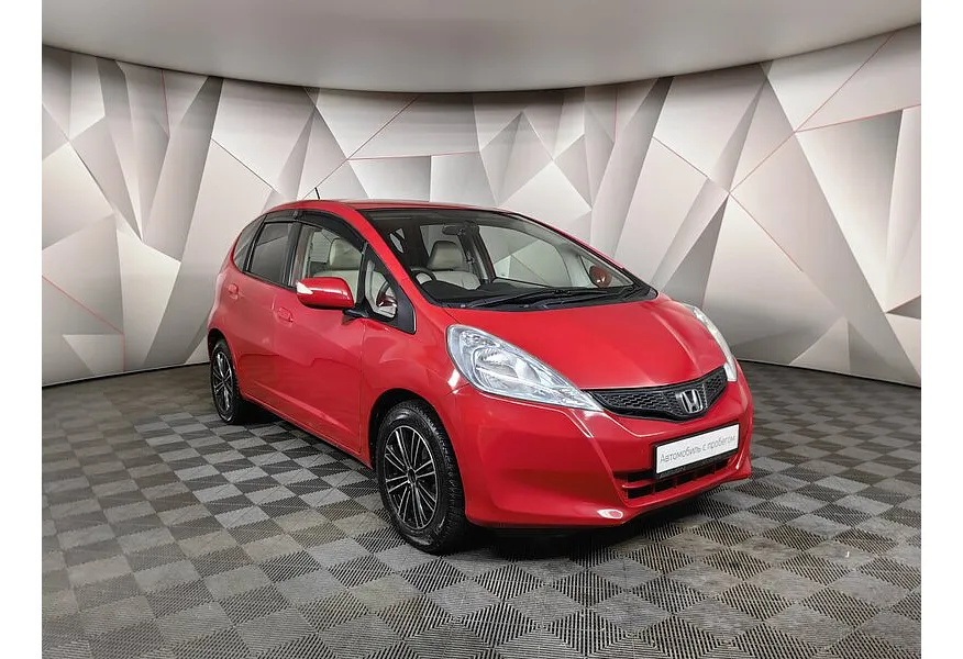 Honda Fit 1.3 CVT (100 л.с.) Красный в АВИЛОН. Слайд №3