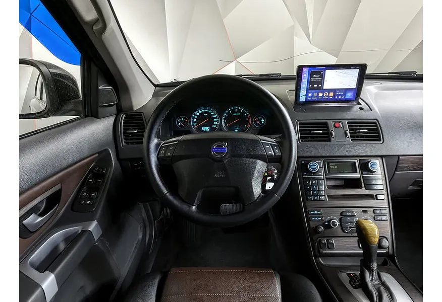 Volvo XC90 2.5 T5 Geartronic AWD (5 мест) (210 л.с.) Черный в АВИЛОН. Слайд №19