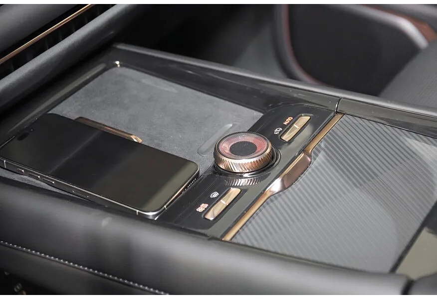 Lynk & Co 900 2.0 AT 4WD (884 л.с.) Ultra Черный в АВИЛОН. Слайд №15