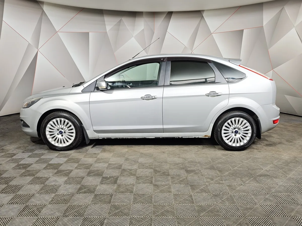 Ford Focus 1.6 AT (101 л.с.) Titanium Серебристый в АВИЛОН. Слайд №5