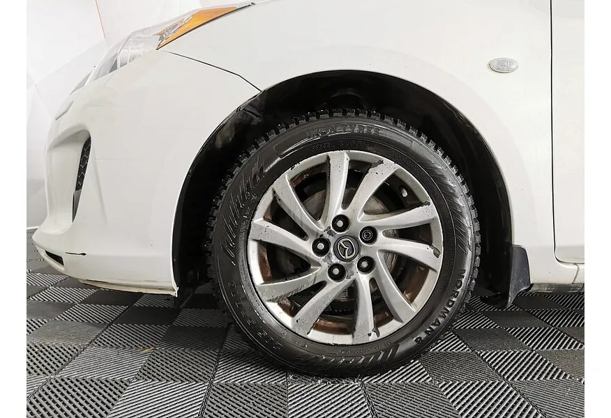 Mazda 3 1.6 AT (105 л.с.) Белый в АВИЛОН. Слайд №9