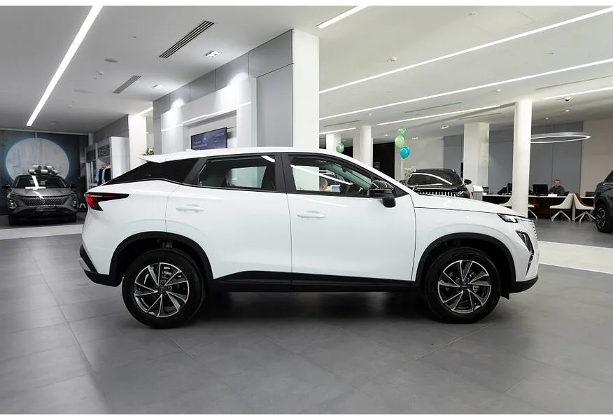 Omoda C5 1.6T DCT 4WD (150 л.с.) Supreme Белый в АВИЛОН. Слайд №2