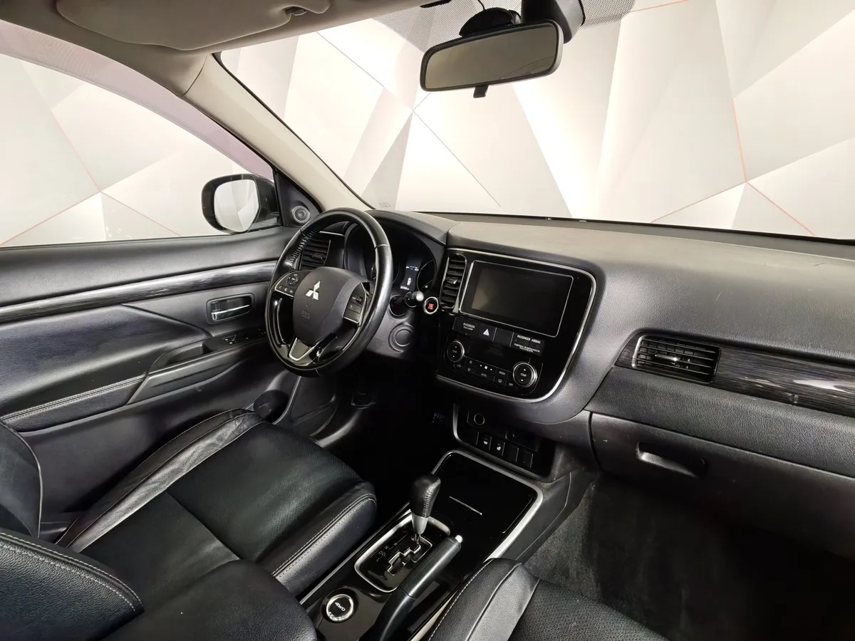 Mitsubishi Outlander 2.0 MIVEC CVT 4WD (146 л.с.) Intense Plus Серебристый в АВИЛОН. Слайд №13