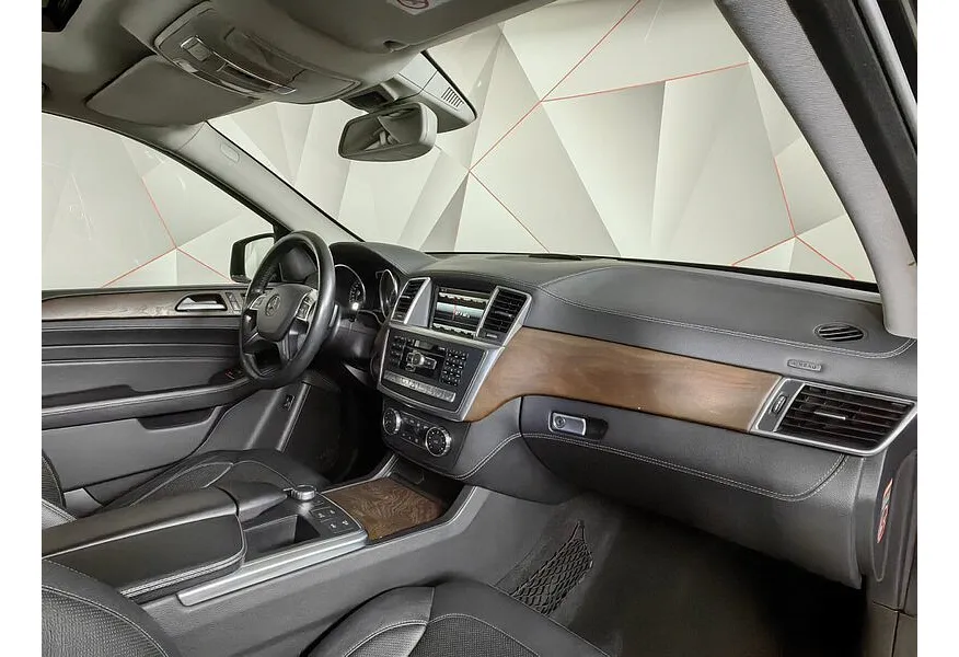 Mercedes-Benz M-Класс ML 400 7G-Tronic Plus 4Matic (333 л.с.) Черный в АВИЛОН. Слайд №12