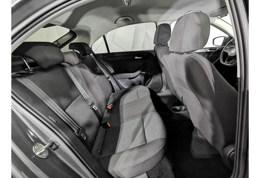 Volkswagen Polo 1.6 MPI MT (110 л.с.) Select Серый в АВИЛОН. Слайд №17