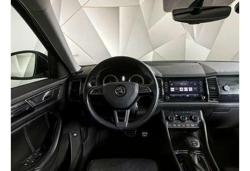 Skoda Kodiaq 2.0 TSI DSG 4X4 (180 л.с.) Черный в АВИЛОН. Слайд №19