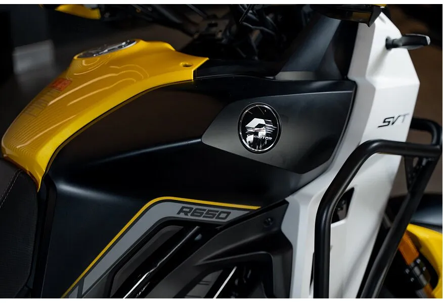 QJMOTOR SVT 650X 650 см³ (76 л.с.) 650 Белый в АВИЛОН. Слайд №7