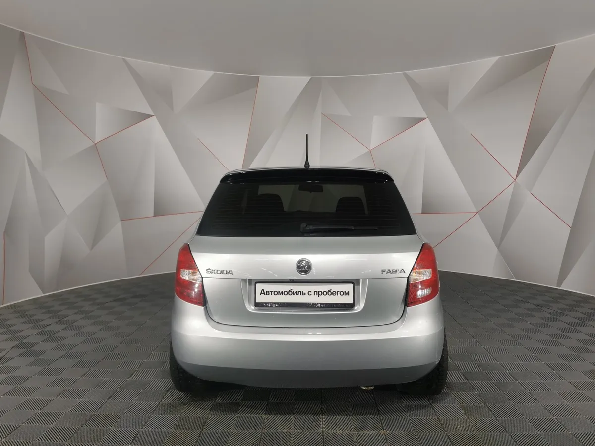 Skoda Fabia 1.6 AT (105 л.с.) Серебристый в АВИЛОН. Слайд №8