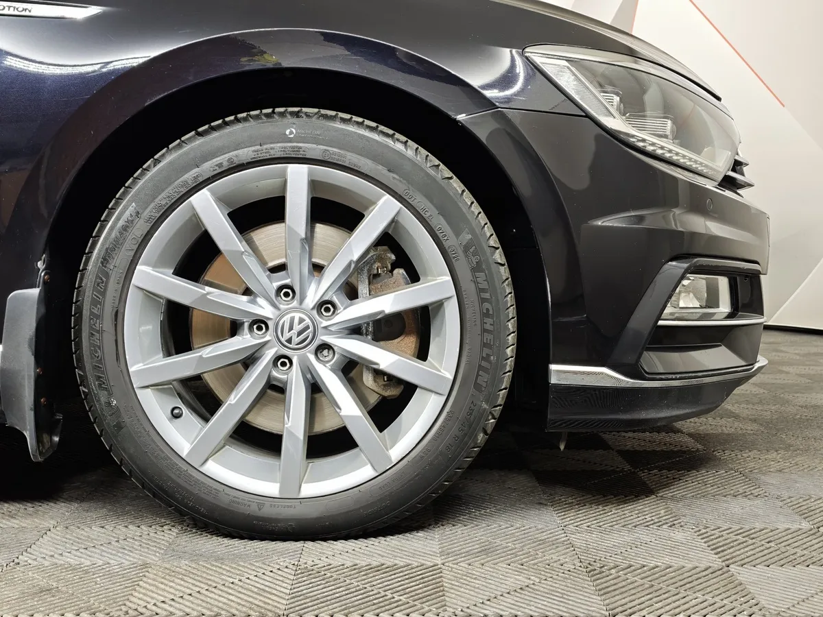 Volkswagen Passat 2.0 TSI BlueMotion DSG 4motion (220 л.с.) Variant Черный в АВИЛОН. Слайд №9