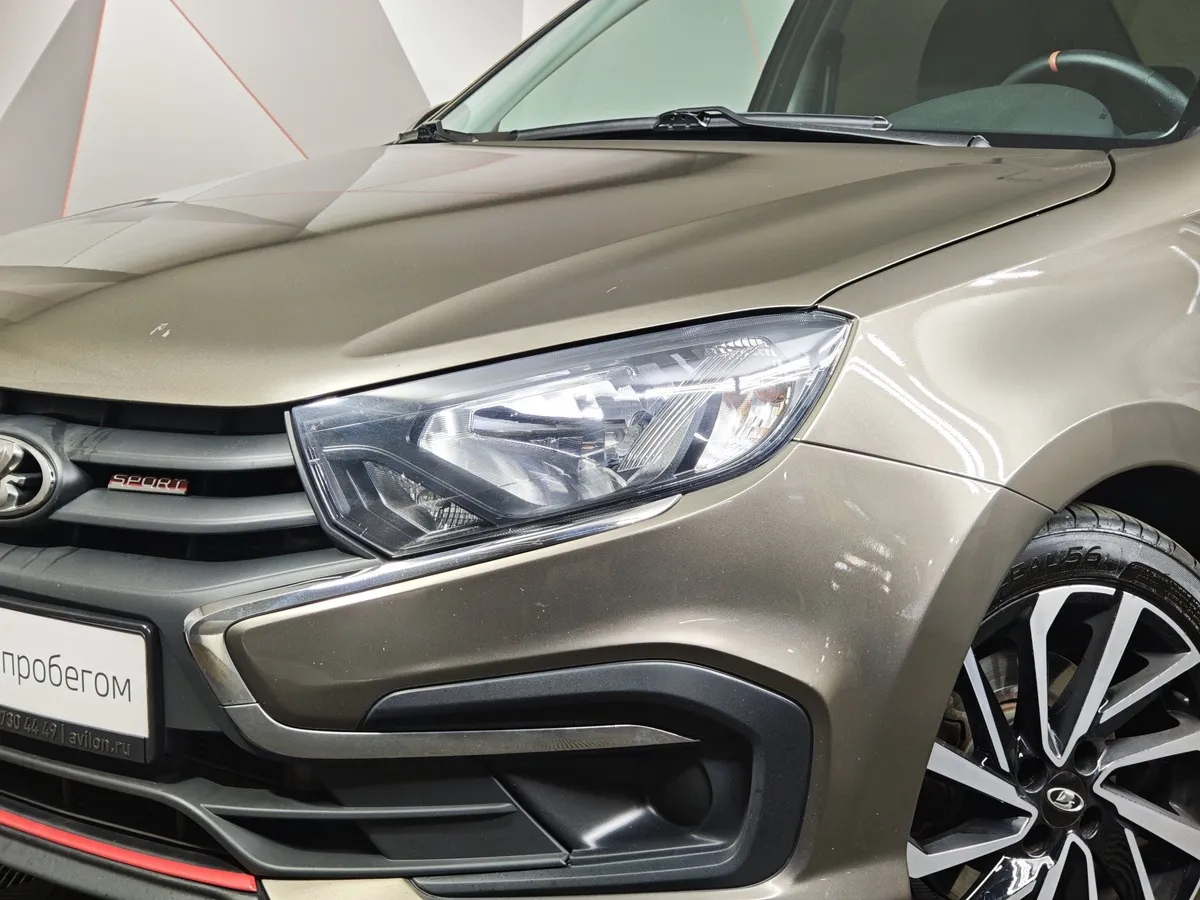 ВАЗ (Lada) Granta 1.6 MT FWD (118 л.с.) Enjoy Коричневый в АВИЛОН. Слайд №10