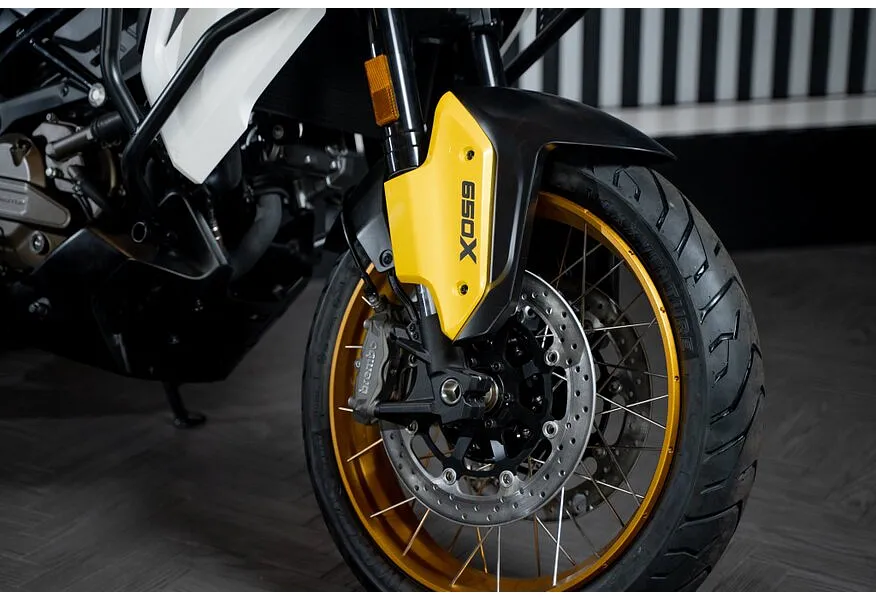 QJMOTOR SVT 650X 650 см³ (76 л.с.) 650 Белый в АВИЛОН. Слайд №9