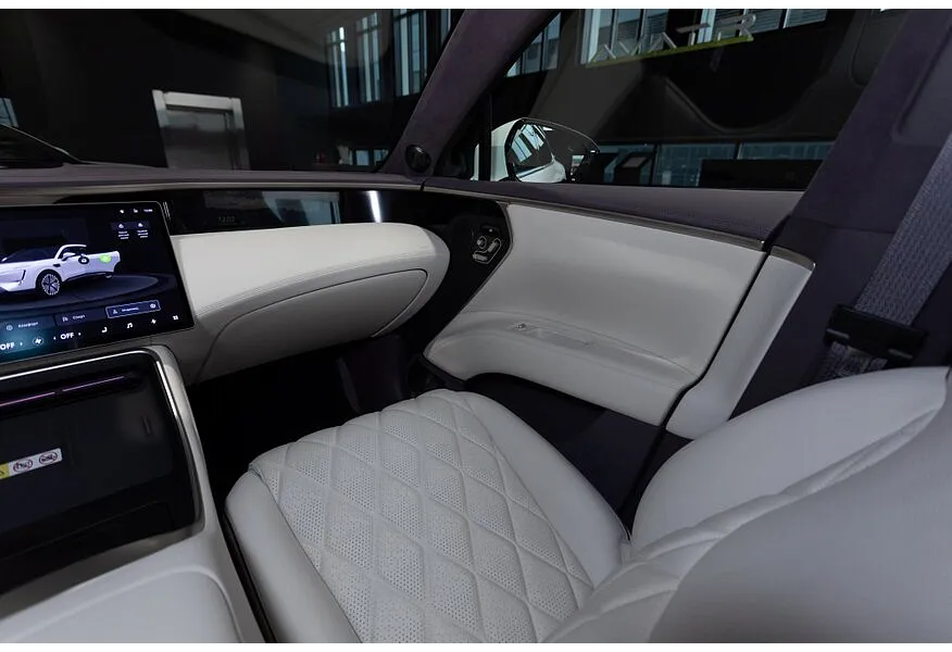 Avatr 11 116 kWh 4WD (578 л.с.) 4 места Белый в АВИЛОН. Слайд №15