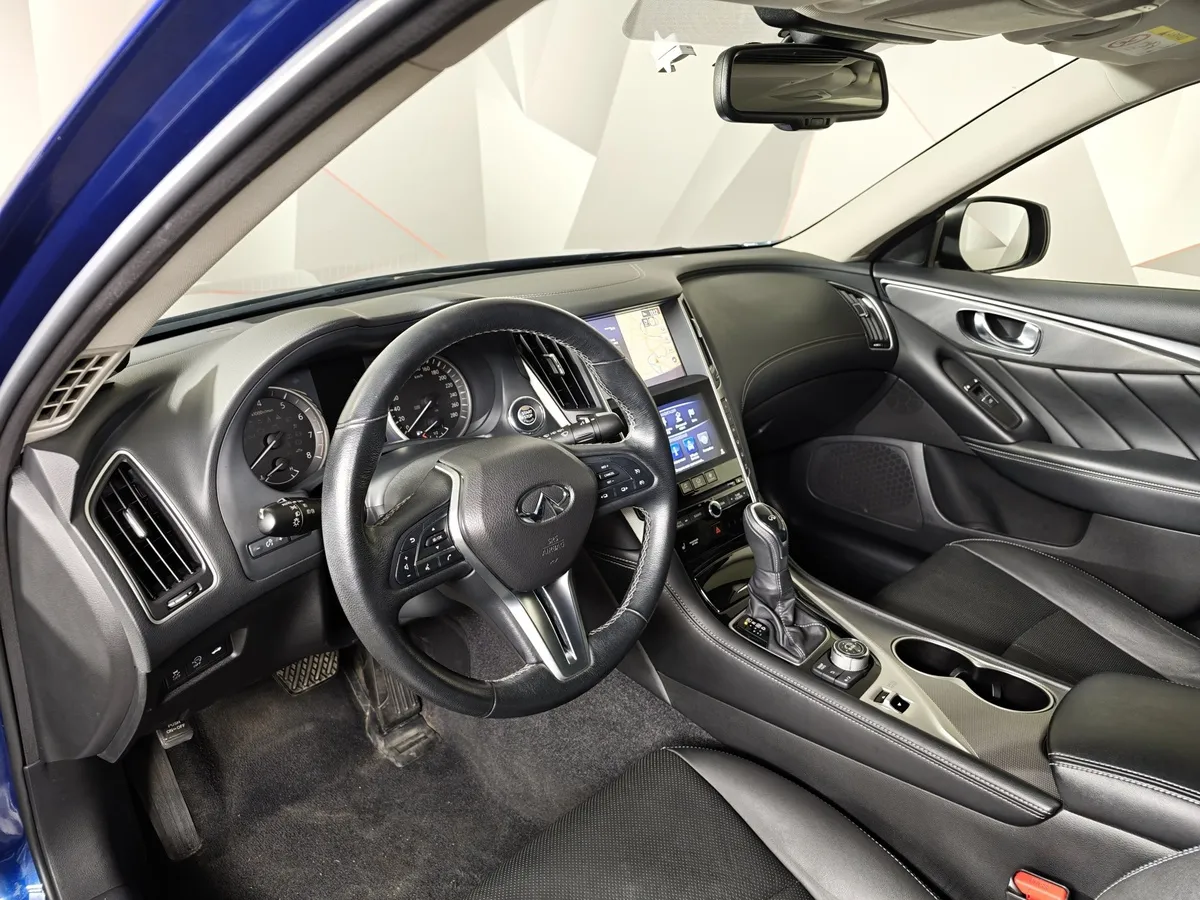 Infiniti Q50 2.0 T AT (211 л.с.) Синий в АВИЛОН. Слайд №19