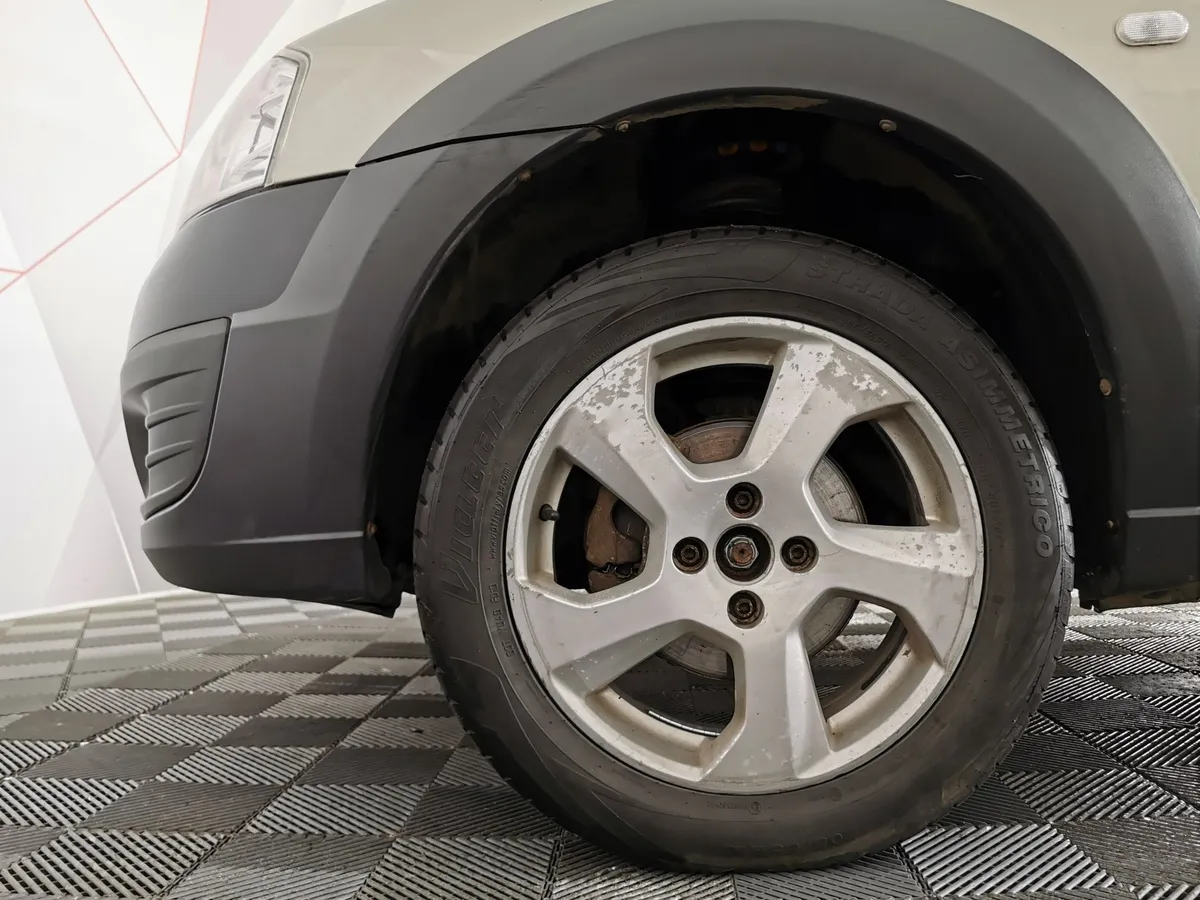 ВАЗ (Lada) Largus 1.6 MT 16 кл (5 мест) (102 л.с.) KS045-52-X00 Luxe Бежевый в АВИЛОН. Слайд №9