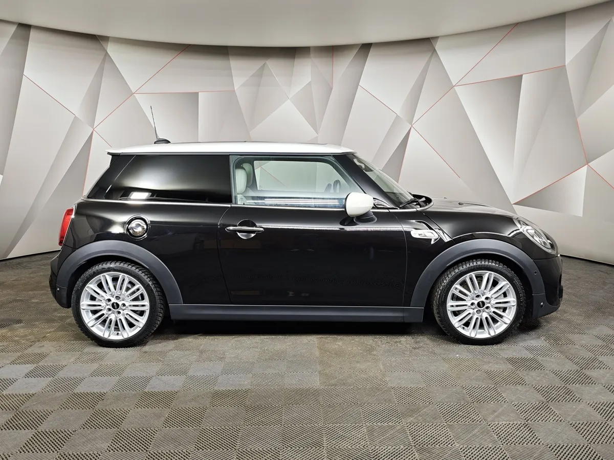 MINI 3 двери Cooper S 2.0 AT (192 л.с.) Черный в АВИЛОН. Слайд №6
