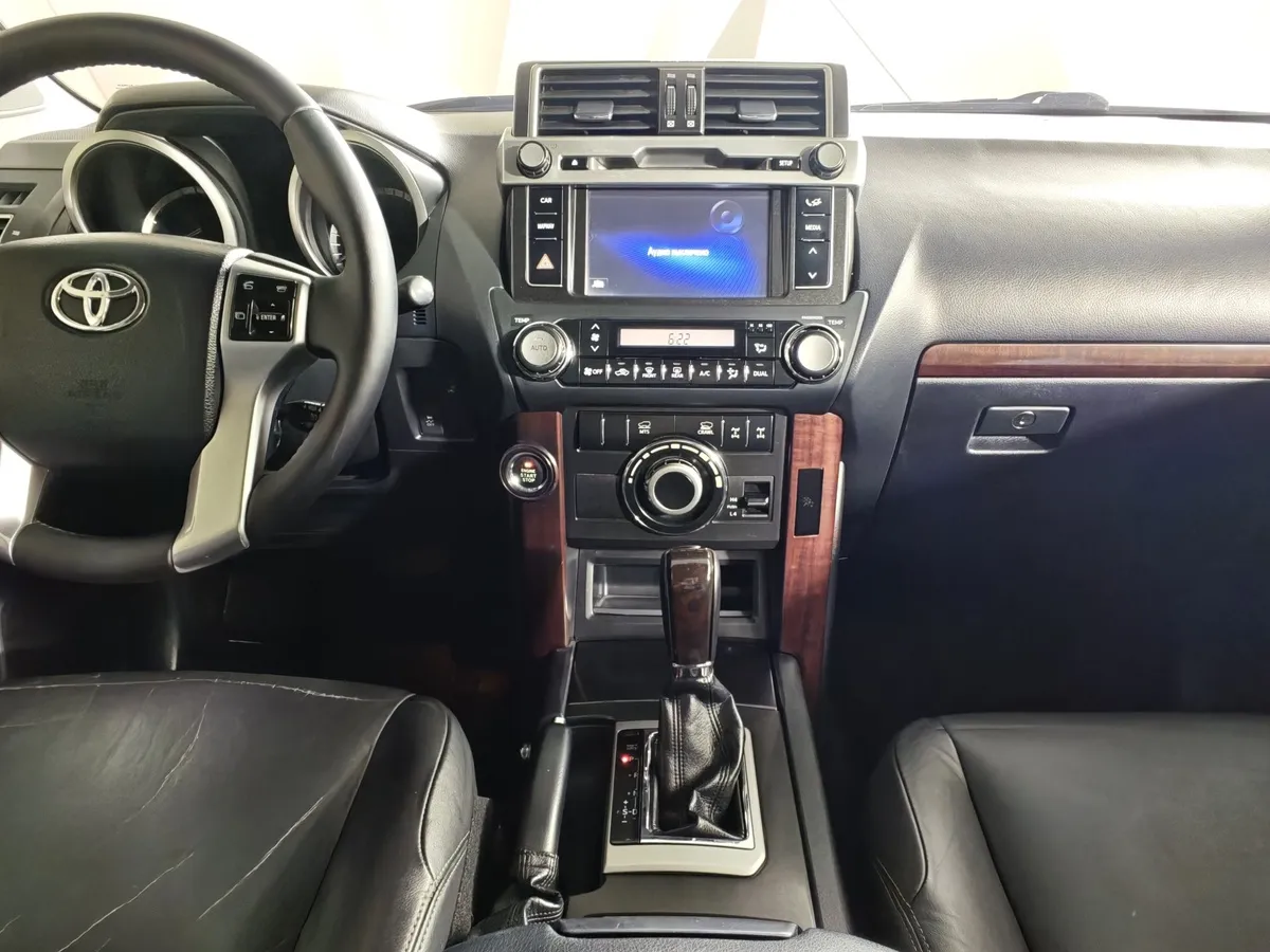 Toyota Land Cruiser Prado 4.0 AT 4WD (282 л.с.) Черный в АВИЛОН. Слайд №15
