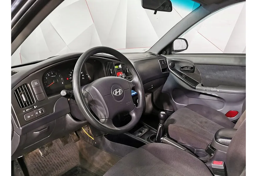 Hyundai Elantra 1.6 MT (105 л.с.) Черный в АВИЛОН. Слайд №19