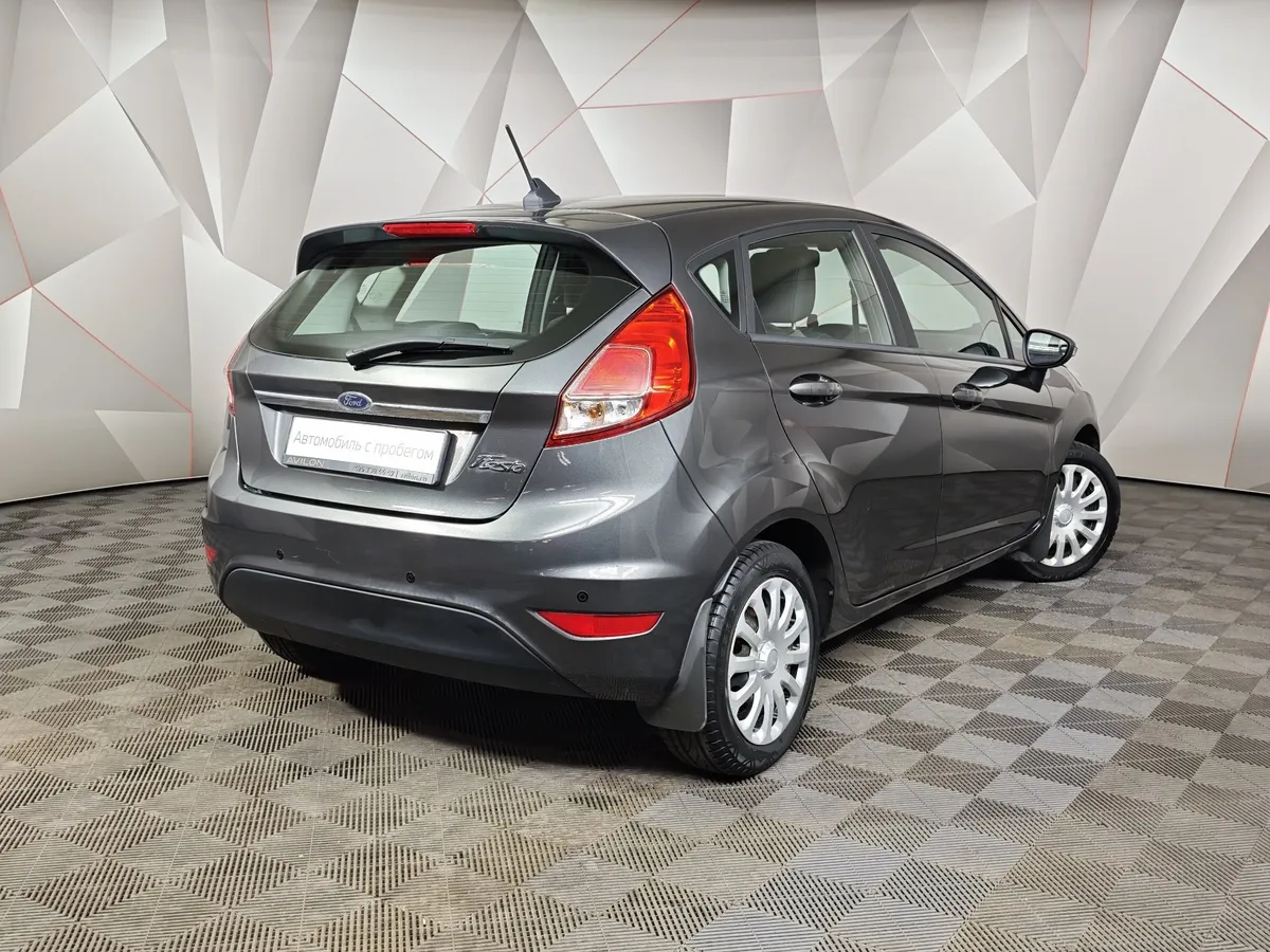 Ford Fiesta 1.4 MT (80 л.с.) Ghia Серый в АВИЛОН. Слайд №2