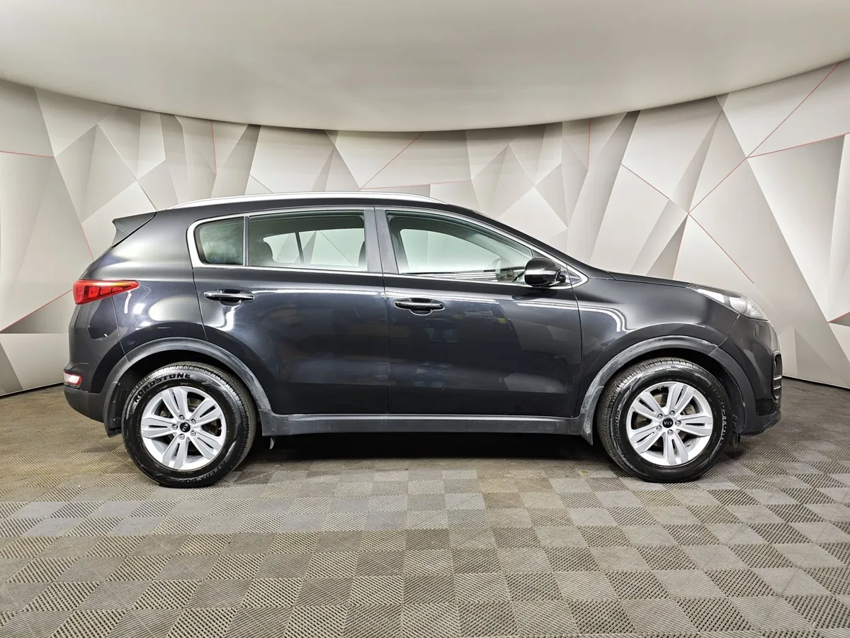 Kia Sportage 2.0 AT (150 л.с.) Luxe Черный в АВИЛОН. Слайд №6