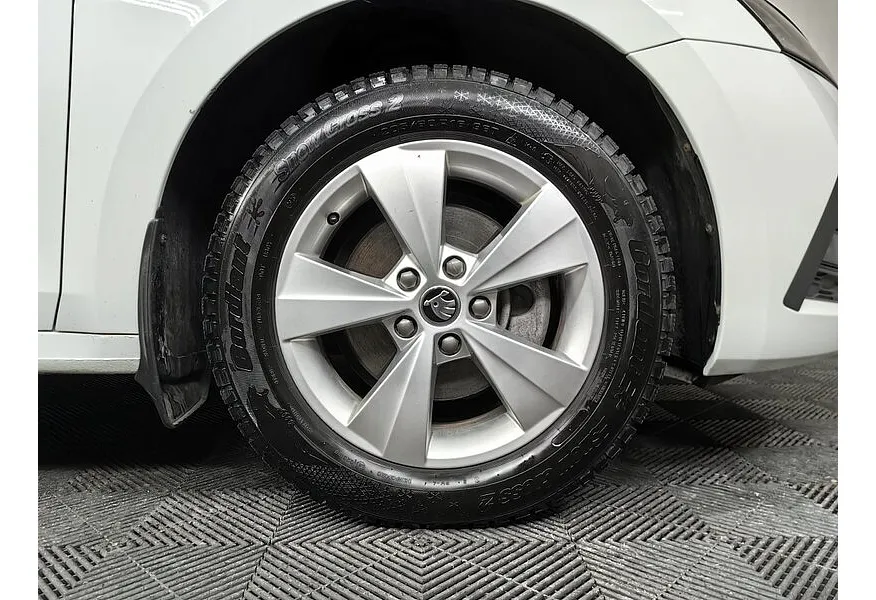 Skoda Octavia 1.4 MT FWD (150 л.с.) Белый в АВИЛОН. Слайд №9