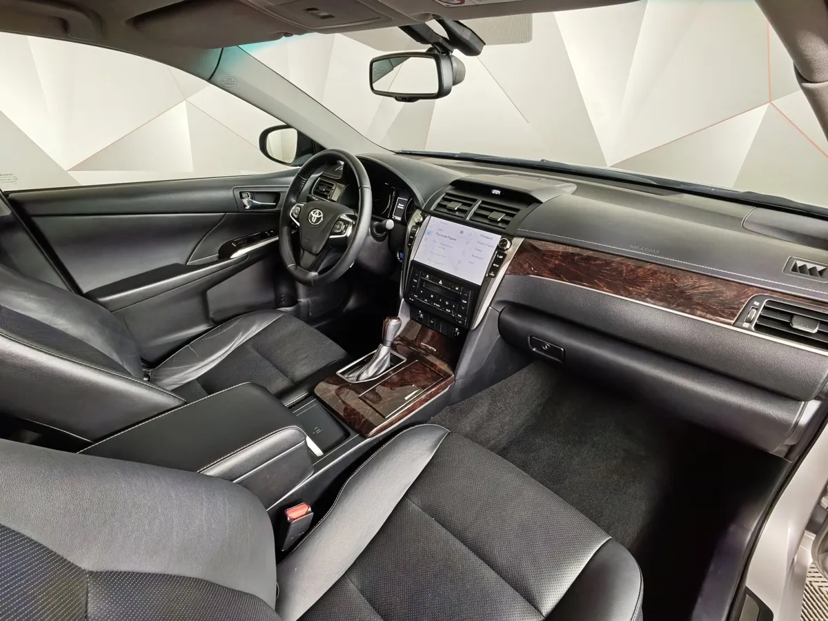 Toyota Camry 2.5 AT (181 л.с.) Классик Серебристый в АВИЛОН. Слайд №13