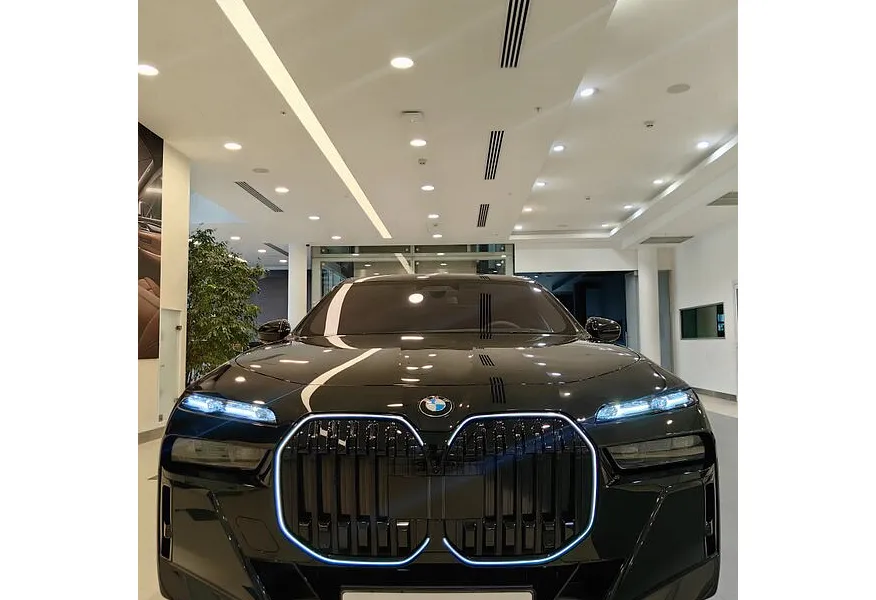 АВИЛОН - BMW 7 серия 740d xDrive Steptronic (286 л.с.) Черный - slide 2