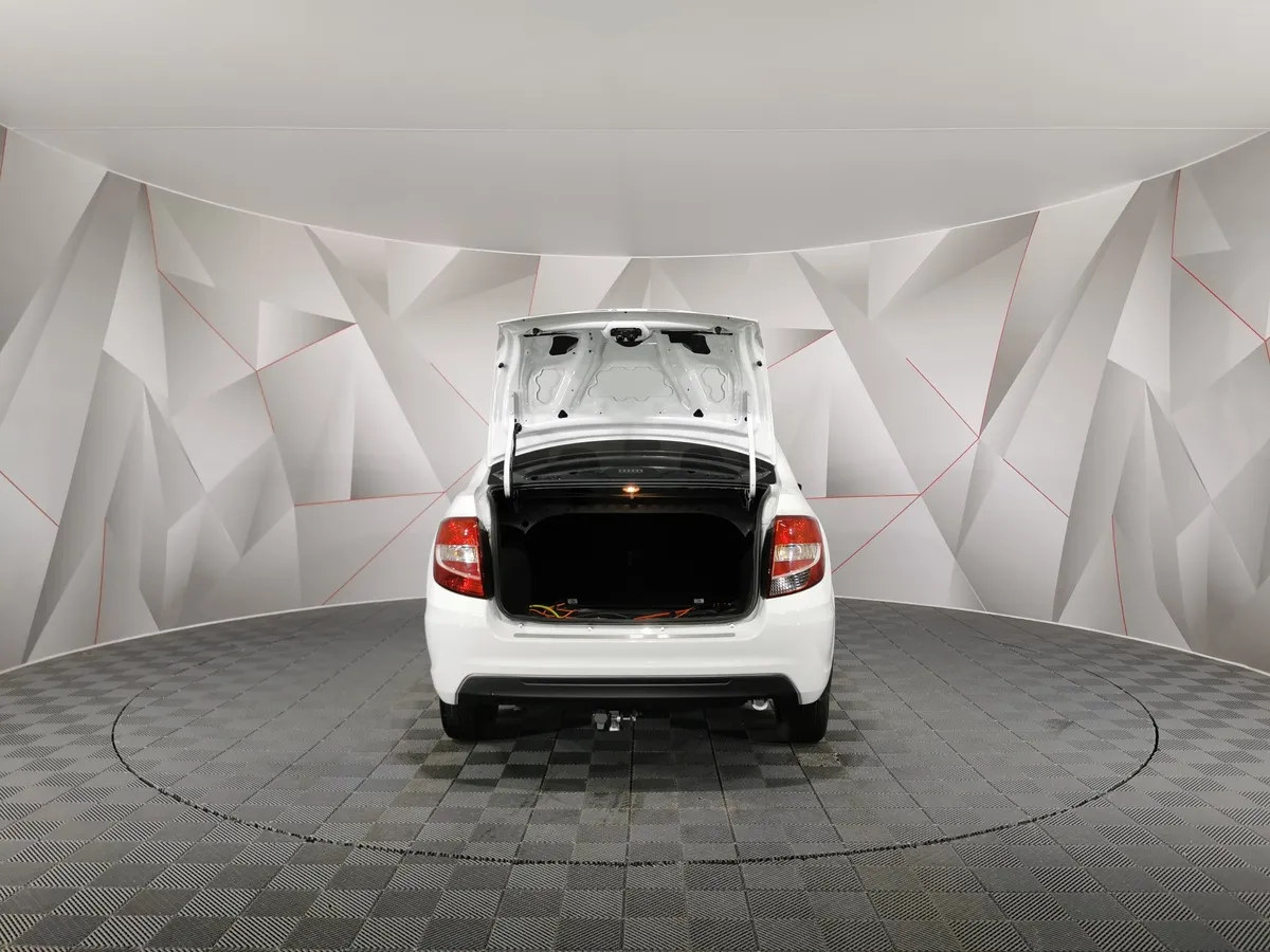ВАЗ (Lada) Granta 1.6 MT 16кл (98 л.с.) Белый в АВИЛОН. Слайд №12