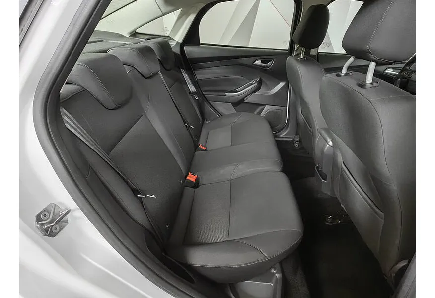 Ford Focus 1.6 PowerShift (105 л.с.) Trend Белый в АВИЛОН. Слайд №16