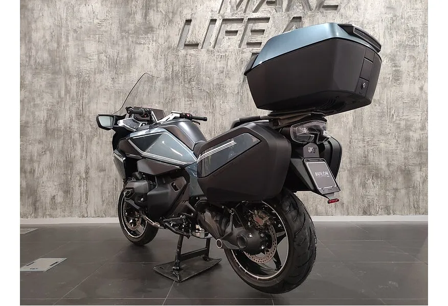 BMW Motorrad R 1300 RT 1300 см³ (145 л.с.) (145) 1300 Зеленый в АВИЛОН. Слайд №5