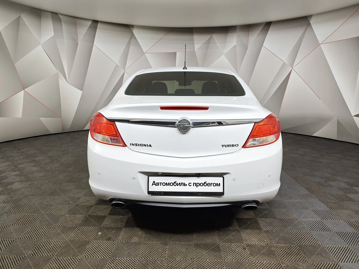 Opel Insignia 2.0 Turbo AT (220 л.с.) Белый в АВИЛОН. Слайд №8