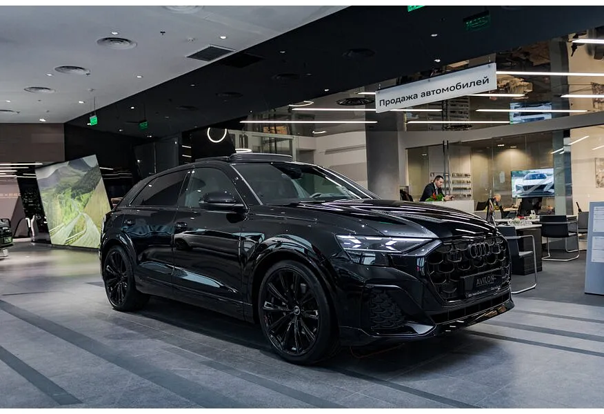 Audi Q8 3.0 TDI Tiptronic quattro (286 л.с.) Черный в АВИЛОН. Слайд №2