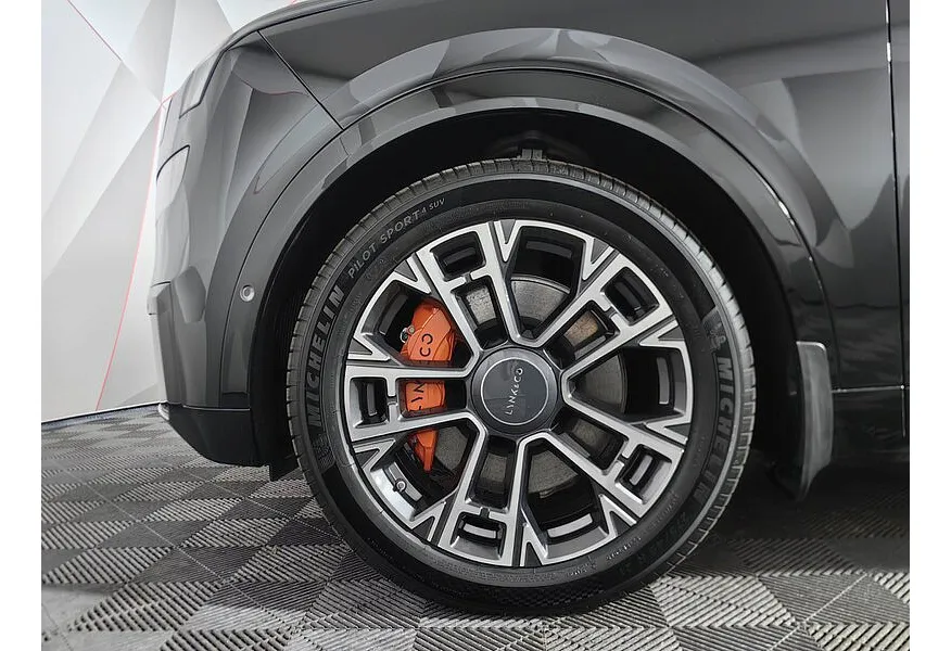 Lynk & Co 900 2.0 AT 4WD (884 л.с.) Ultra Черный в АВИЛОН. Слайд №9