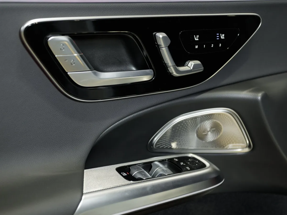 Mercedes-Benz E-Класс E 300 4MATIC (258 л.с.) Серый в АВИЛОН. Слайд №18