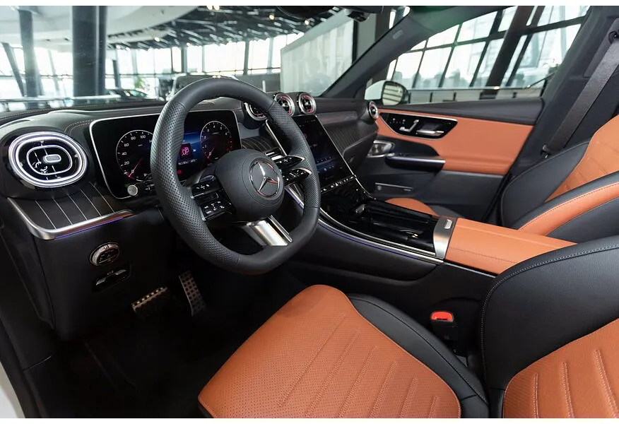 Mercedes-Benz GLC Купе 300 9G-TRONIC 4MATIC (272 л.с.) Белый в АВИЛОН. Слайд №9