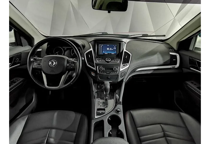 Dongfeng AX7 2.0 AТ CVVT (140 л.с.) Белый в АВИЛОН. Слайд №14