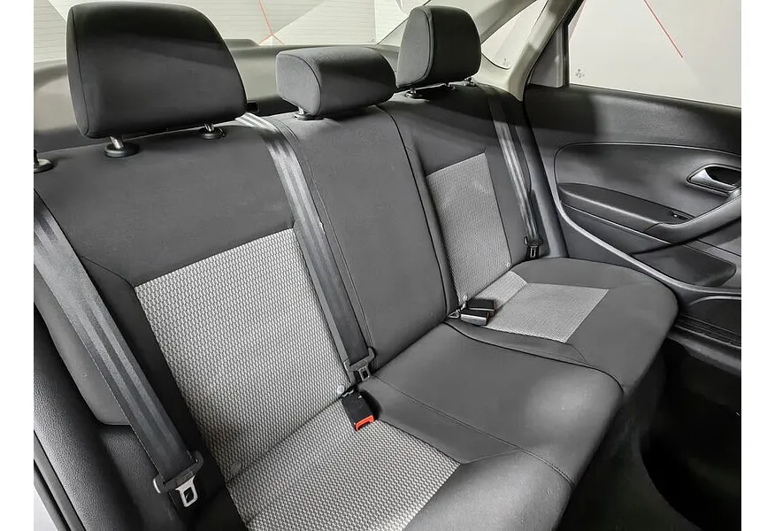 Volkswagen Polo 1.6 Tiptronic (105 л.с.) Comfortline Серебристый в АВИЛОН. Слайд №16