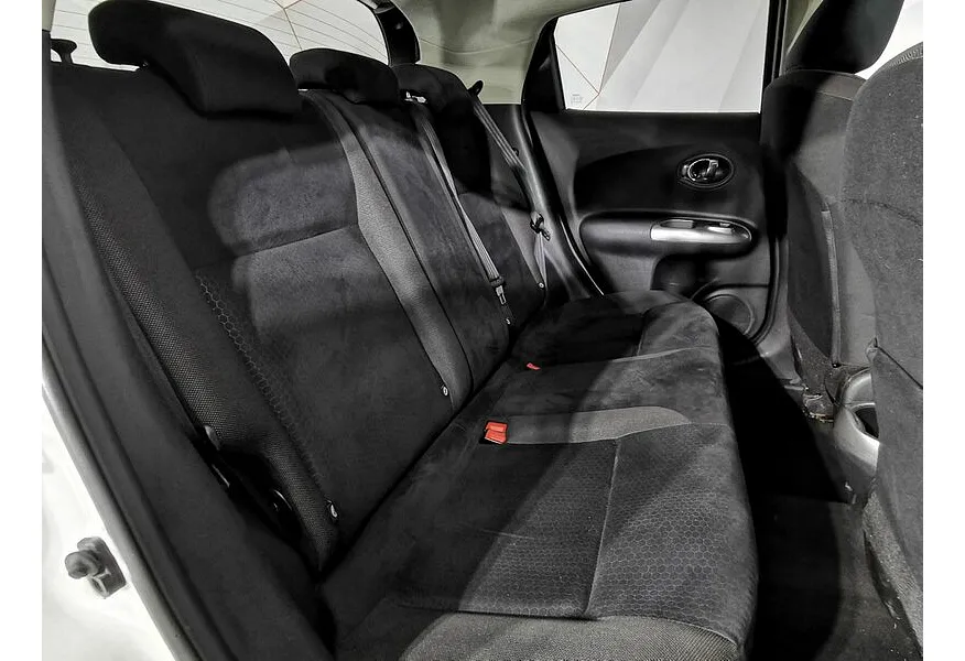 Nissan Juke 1.6 CVT (117 л.с.) Белый в АВИЛОН. Слайд №17